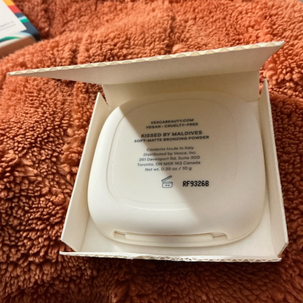 Soft-Matte Bronzing Powder - Picture 3 of 5